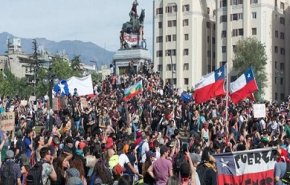 شرطة تشيلي تفرق تظاهرات احتجاجية في سانتياغو
