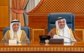 استمرار غياب رئيس وزراء البحرين عن اجتماعات الحكومة!
