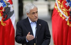  رئيس تشيلي يرفض الاستقالة 