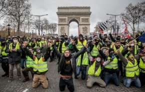 إدانة الآلاف من أصحاب السترات الصفراء في فرنسا منذ بدء الحركة
