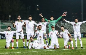 مقدماتی فوتبال جوانان آسیا/ اماراتی‌ها هم مقابل ایران تسلیم شدند/ صعود شاگردان پورموسوی به دور نهایی با ۳ پیروزی