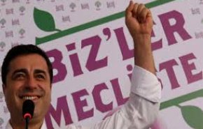 حزب الشعوب التركي يدرس الانسحاب من ادارة البلديات والمجلس