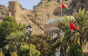 'المكرمات' يلقي بظلاله على سلطنة عمان 