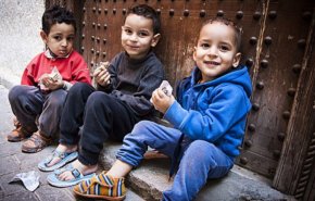 24 طفلا يلقى بهم في القمامة يوميا في المغرب
