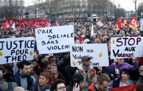 معضل تازه برای ماکرون؛ خودسوزی دانشجوی فرانسوی و اعتراضات دانشجویان