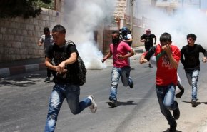 یورش صهیونیست ها به دانش‌آموزان فلسطینی در الخلیل