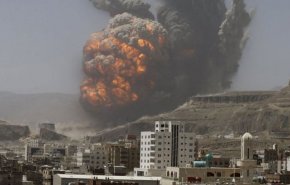 تداوم جنایات جنگی عربستان/ جنگنده های ائتلاف سعودی 10 نوبت جزیره کمران یمن را بمباران کردند