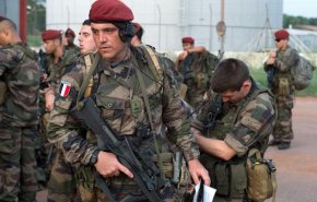 فرنسا تنفي ادعاء ’داعش’ بمسؤوليته إسقاط مروحيتيه في مالي