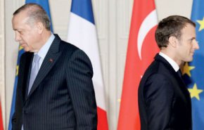 بعد 'اهانة' ماكرون.. فرنسا تعتزم استدعاء السفير التركي لديها