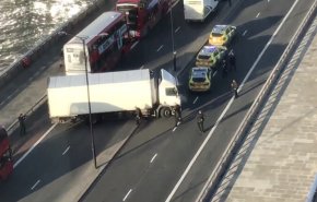شرطة بريطانيا تعلن مقتل منفذ عملية الطعن على جسر لندن