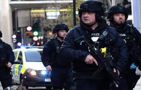 شرطة لندن تقتل رجلا يحمل سكينا وتعلن ان الهجوم إرهابي