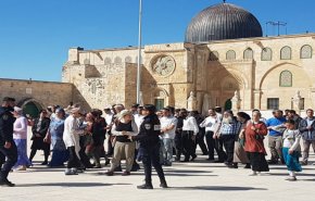 اقتحام مستوطنين مقبرة باب الرحمة في القدس