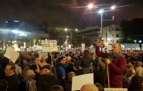 احتجاجات واسعة في تل ابيب ومطالبات باستقالة نتنياهو