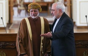 بن علوي يلتقي ظريف في طهران