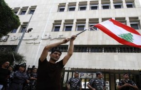 تصاعد وتيرة الازمة الاقتصادية في لبنان مع تدهور سعر الصرف