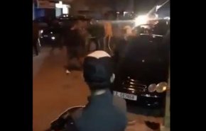 شاهد بالفيديو.. جندي لبناني يصفع أحد قاطعي الطرق!
