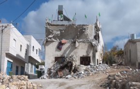 الاحتلال يواصل الاعتقالات وهدم منازل الفلسطينيين بالضفة
