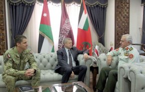 رئيس هيئة الأركان الأردنية يستقبل السفير البولندي
