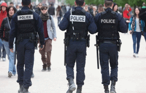 حمله پلیس فرانسه با گاز اشک‌آور به معترضان/ حمل و نقل عمومی فلج شد