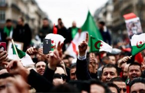  شاهد اصرار الجزائريين على مطالبهم بتظاهراتهم بالجمعة الــ42