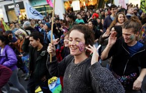 عصيان مدني راقص في مدريد تزامنا مع قمة المناخ