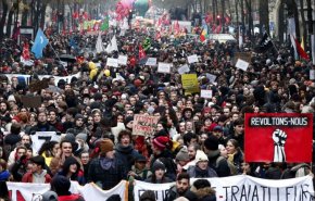 المتظاهرون الفرنسيون يحذرون الحكومة من قوة اختبار جديدة