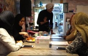 امرأة سورية تفتتح مطعما للنساء فقط في العاصمة البريطانية لندن