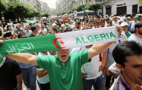 سکوت انتخاباتی در الجزائر و هشدار ۱۹ شخصیت سیاسی
