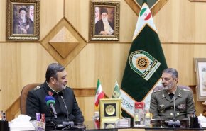 قائد الجيش الايراني: مؤامرات الاعداء ضد البلاد فشلت