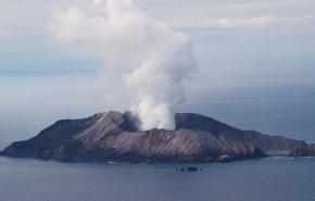 غواصون يفتشون عن ضحايا بركان نيوزيلندا الاخير