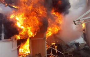 بالصور... اخماد حريق اندلع في مقر الحشد الشعبي بديالى
