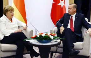 أردوغان يبحث مع ميركل مؤتمر برلين حول ليبيا وملف غولن

