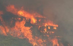 تدمير عشرات المنازل بحريق في تشيلي

