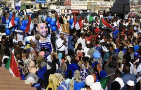 شاهد: الشعب السوداني يحيي ذكری ثورة ديسمبر بالتظاهرات