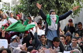 الافراج عن نشطاء معارضين اعتقلوا أثناء الاحتجاجات بالجزائر