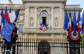 فرنسا تحذر من زيادة التوتر بعد استشهاد الفريق سليماني