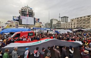 العراق... معتصمو ساحة التحرير يدينون اغتيال المهندس+فيديو