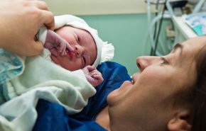 ما تأثير بدانة الأمهات أثناء الحمل على الأطفال الذكور؟