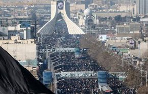 4 ملايين ايراني يشيعون الشهيدين سليماني والمهندس في ساحة الحرية 