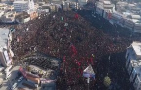 حشود مليونية تشيع الشهيد قاسم سليماني في مدينة كرمان