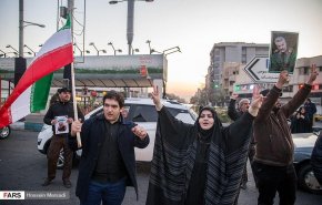 صوت 'الله أكبر' يدوّي في مختلف أنحاء إيران