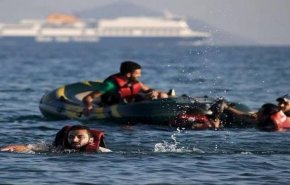 معظم ركابه سوريون.. غرق قارب قبالة السواحل اليونانية