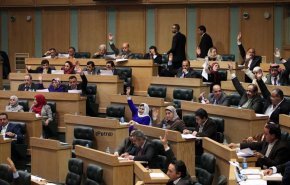 'غير موجود في كل الملفات'.. برلماني أردني يسأل علنا: أين رئيس الوزراء؟!