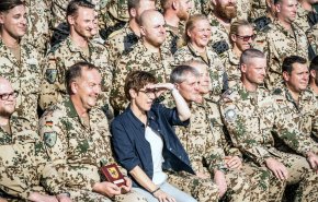 سفر غیر منتظره وزیر دفاع آلمان به عراق 