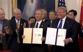 آمریکا و چین فاز نخست توافق تجاری دوجانبه را امضا کردند/ چین متعهد به خرید ۲۰۰ میلیارد دلار کالا از آمریکا شد