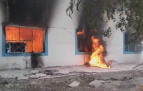 بالفيديو... حرق مقر حركة الوفاء في الكوفة بالنجف
