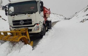 بارش برف؛ راه ارتباطی ۱۶۴ روستا در آذربایجان‌غربی مسدود شد/ بسیج 900 عوامل راهداری برای بازگشایی مسیر ها و خدمات به مردم