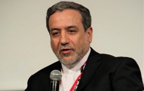 عراقجي: السفير البريطاني تسلّم انذارا جادا من طهران
