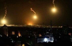 قصف إسرائيلي وإطلاق قنابل مضيئة شمال قطاع غزة