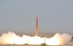 بالفيديو.. باكستان تختبر صاروخا باليستيا جديدا